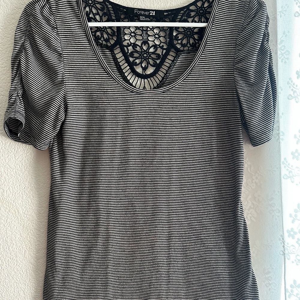 Forever 21 Black and White Stripe Short Puff Sleeve Blouse Back Lace Detail Med